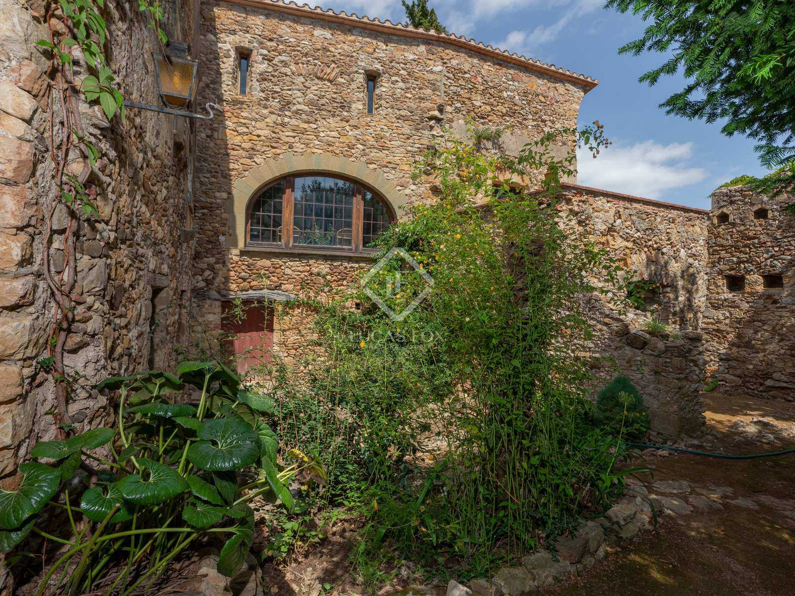 Hus i La Bisbal, Catalonia 11114175
