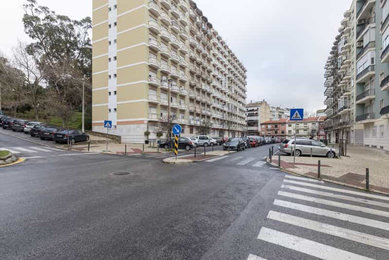 Eigentumswohnung im Bemfica, Lissabon 11114424