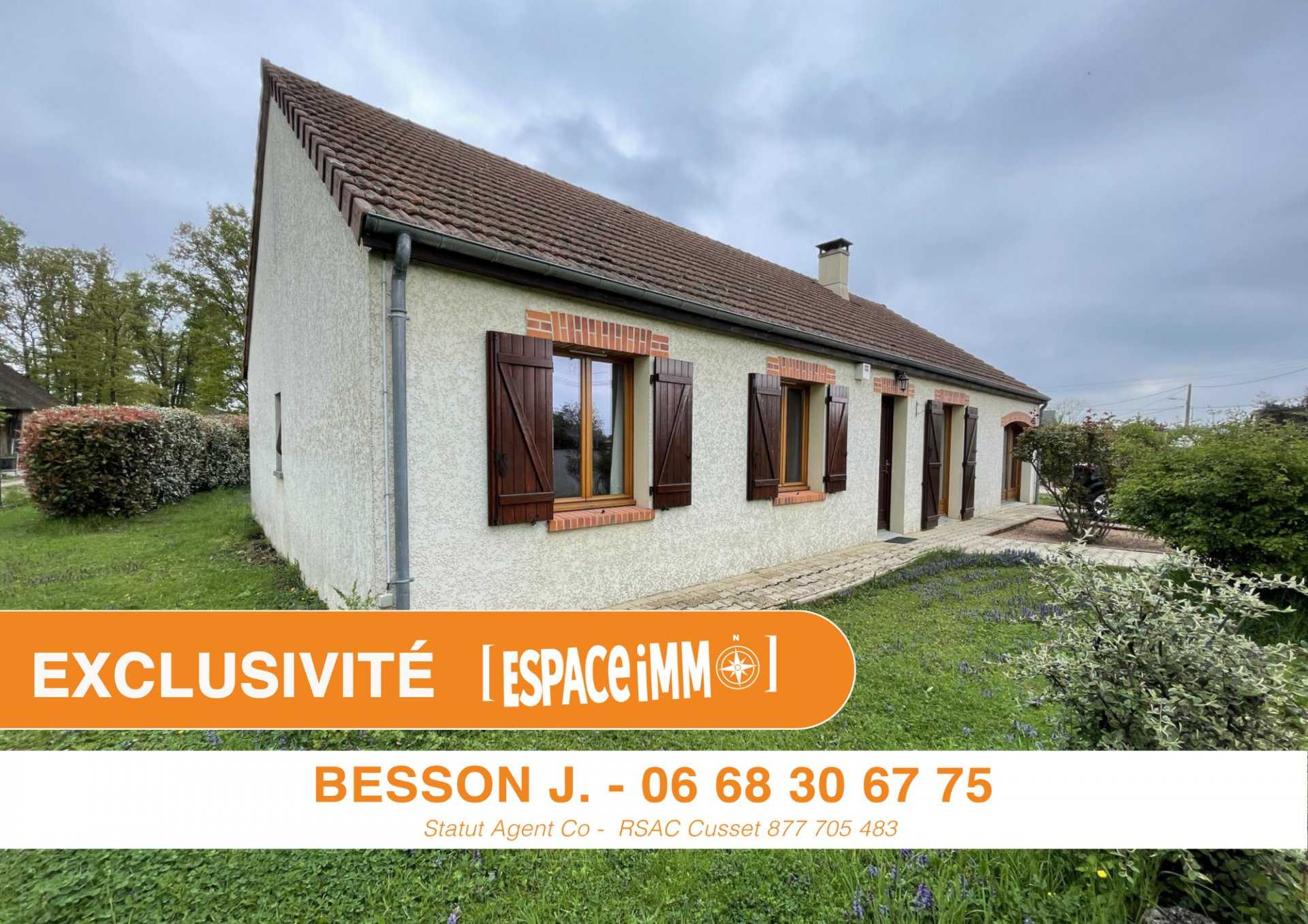 House in Saint-Remy-en-Rollat, Auvergne-Rhone-Alpes 11114441