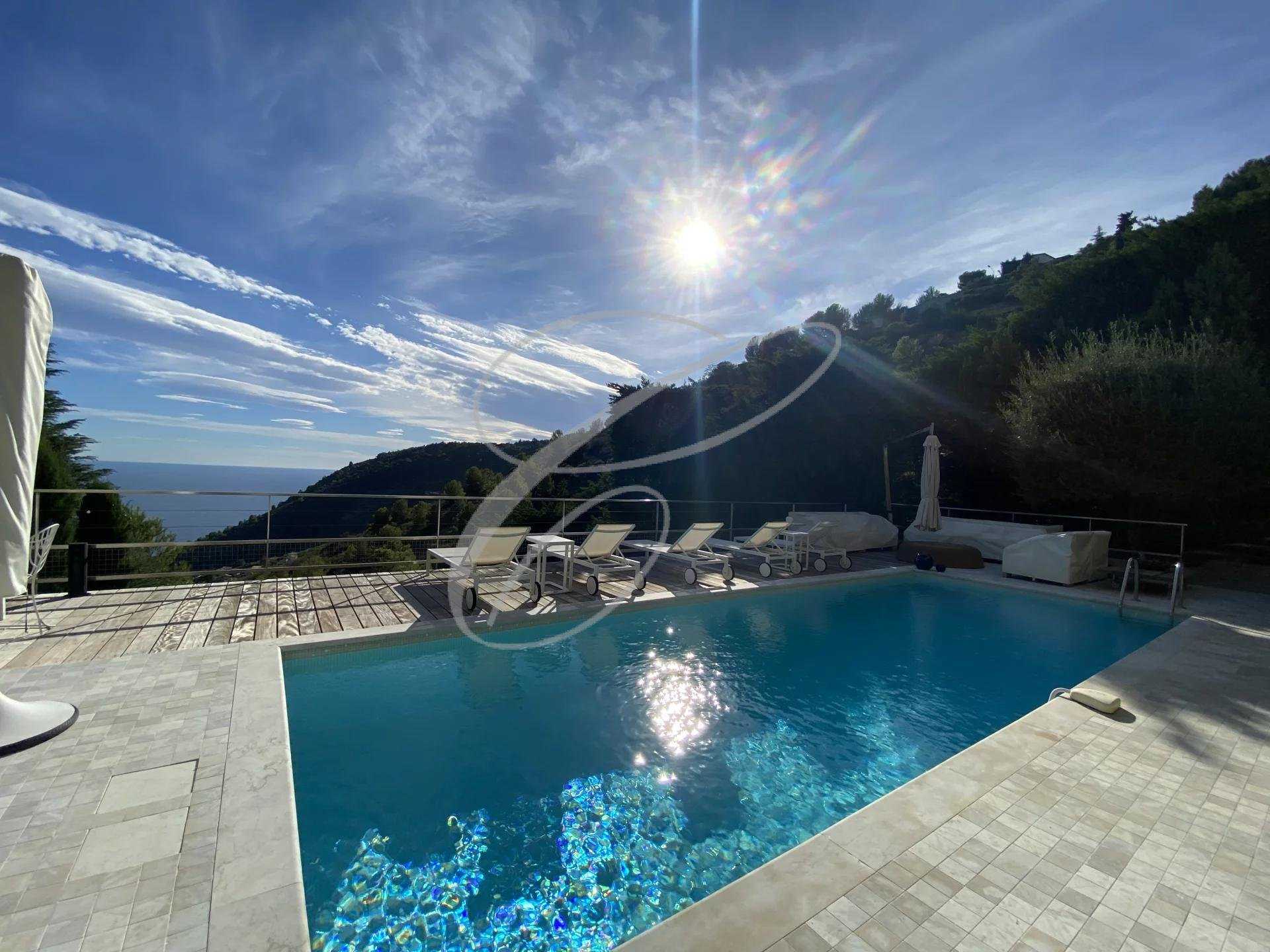 casa no La Turbie, Provence-Alpes-Cote d'Azur 11114447