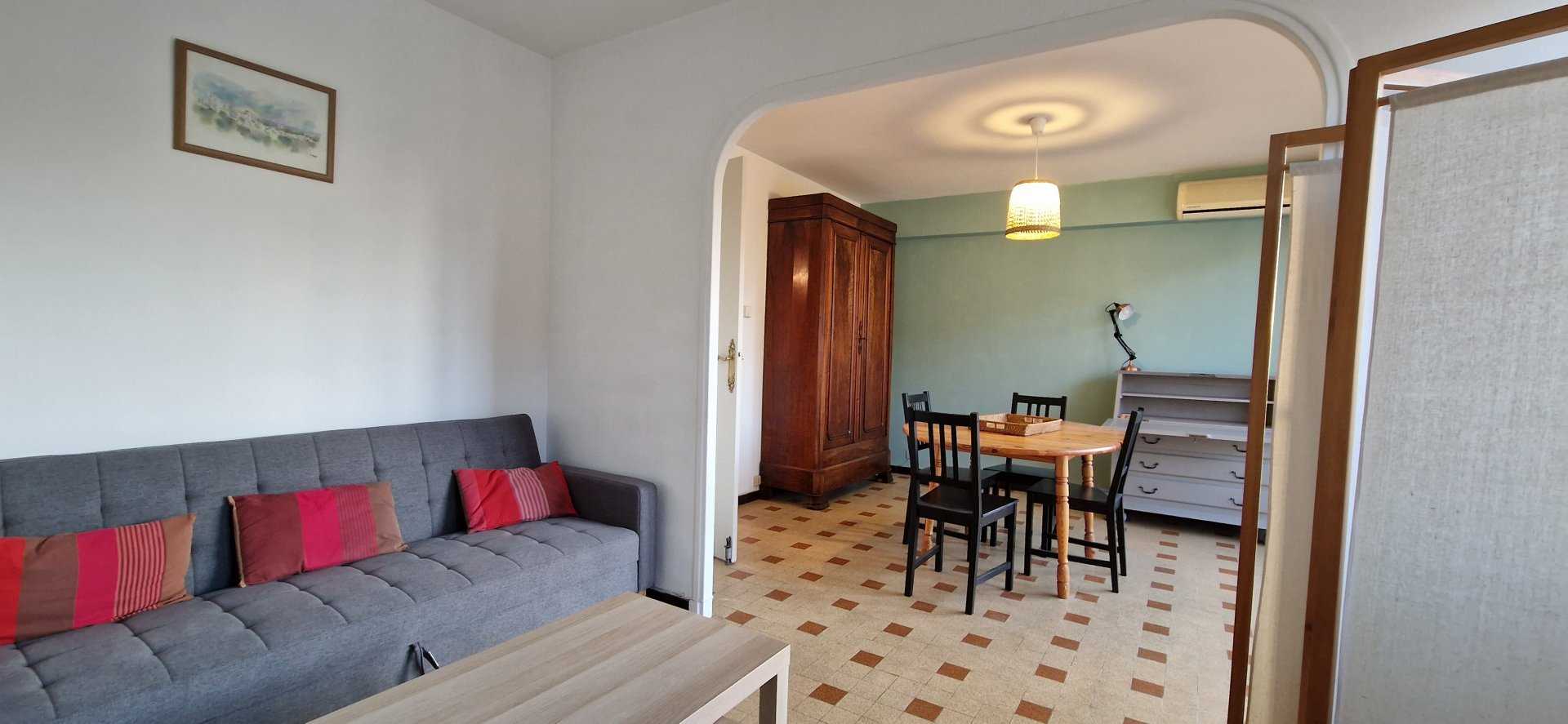 Condominium in La Pomme, Provence-Alpes-Cote d'Azur 11114455