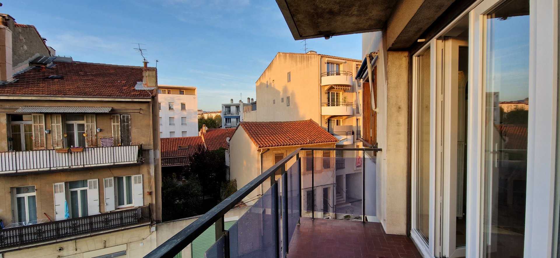 Condominium dans La Pomme, Provence-Alpes-Cote d'Azur 11114455