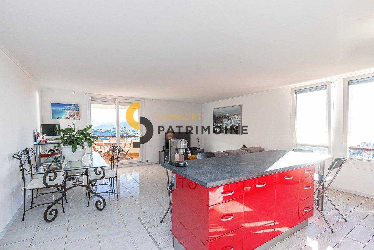 Condominium dans La Madeleine, Provence-Alpes-Côte d'Azur 11114489