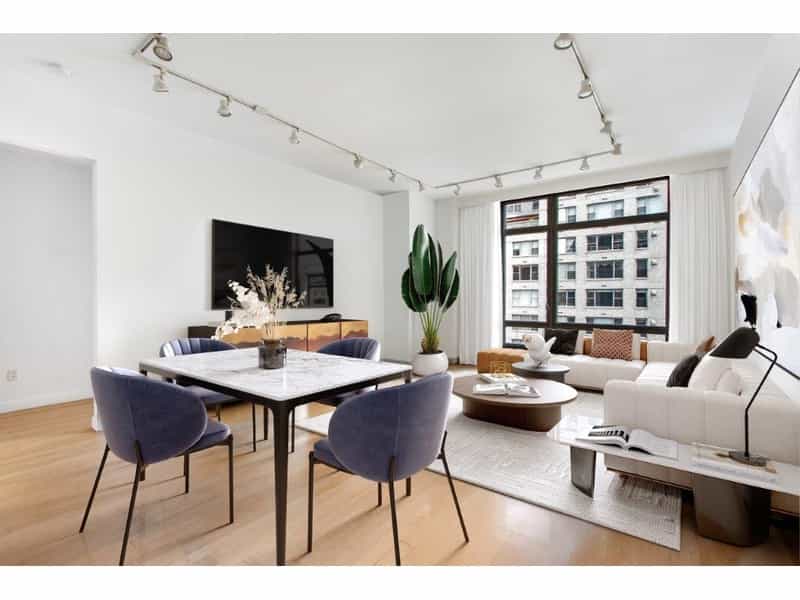 Condominium in New York, New York 11114861