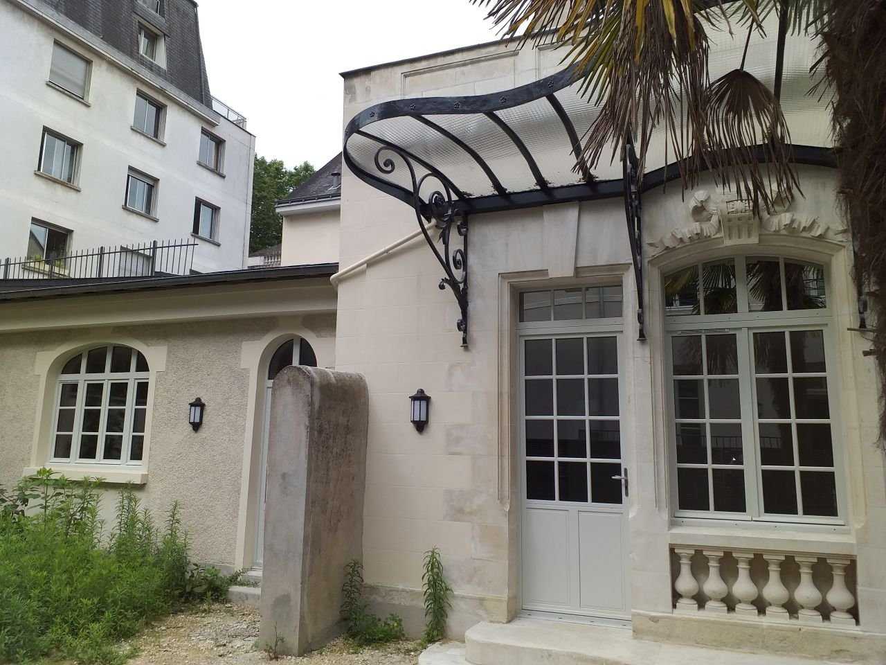 Condominium in Tours, Centre-Val de Loire 11115482
