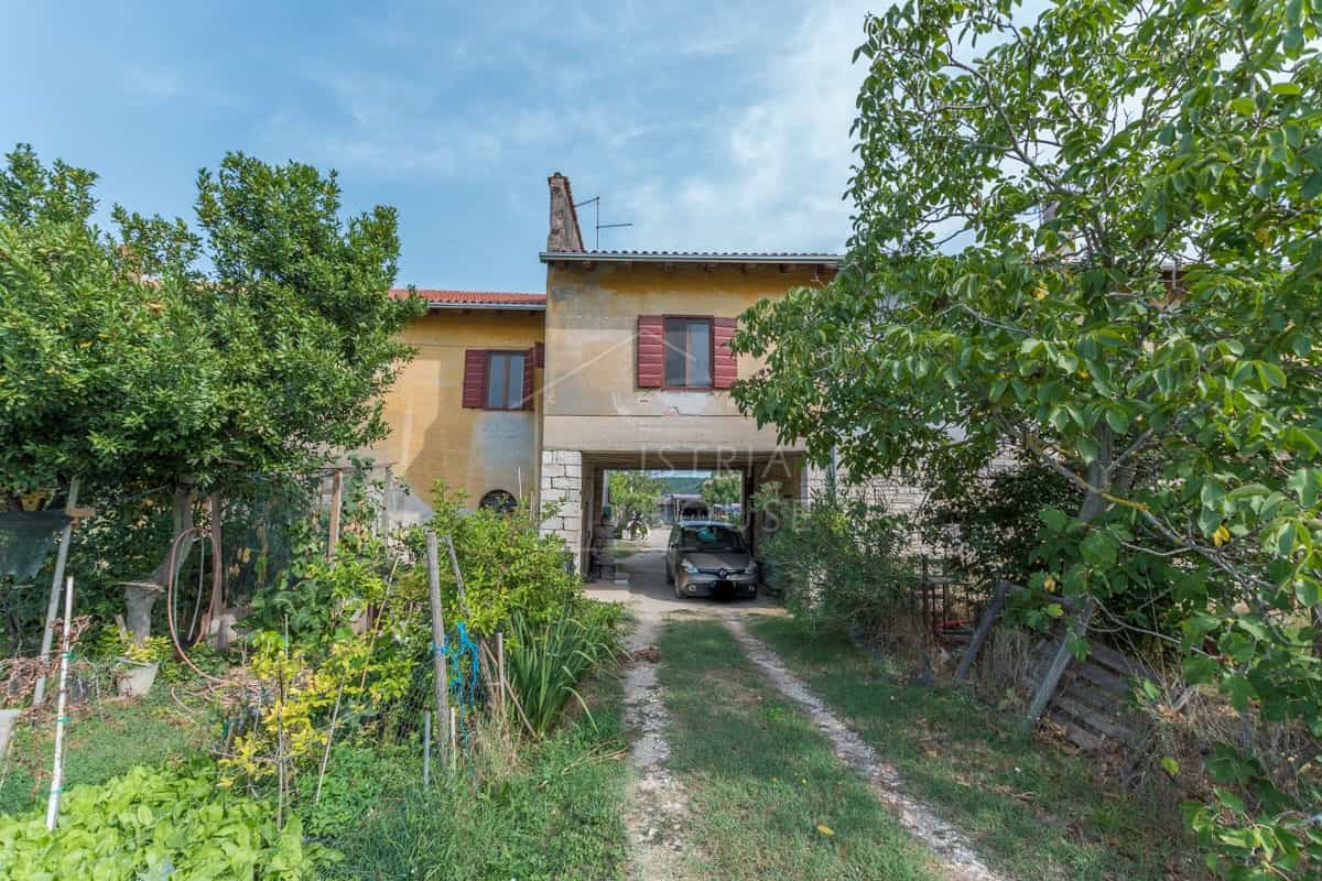 Condominium dans Novigrad, Istarska Zupanija 11115839