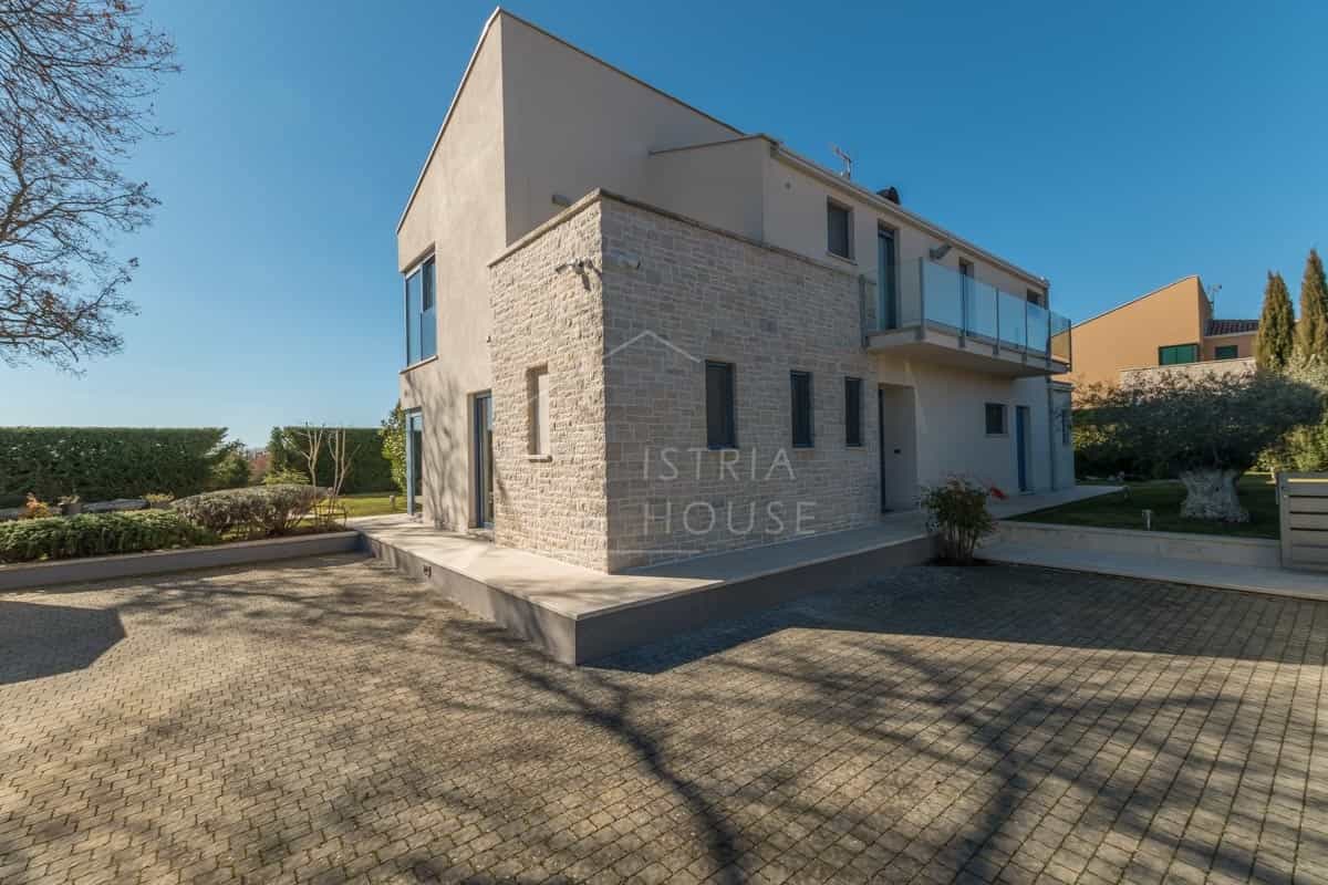 بيت في Sveti Lovreč, Istria County 11115899