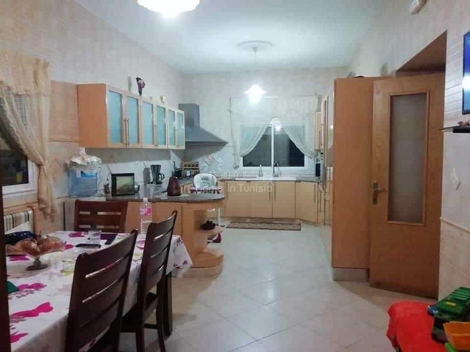 House in Tunis, Tunis 11116541