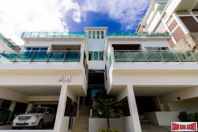 Condominium in Kamala, Phuket 11117330