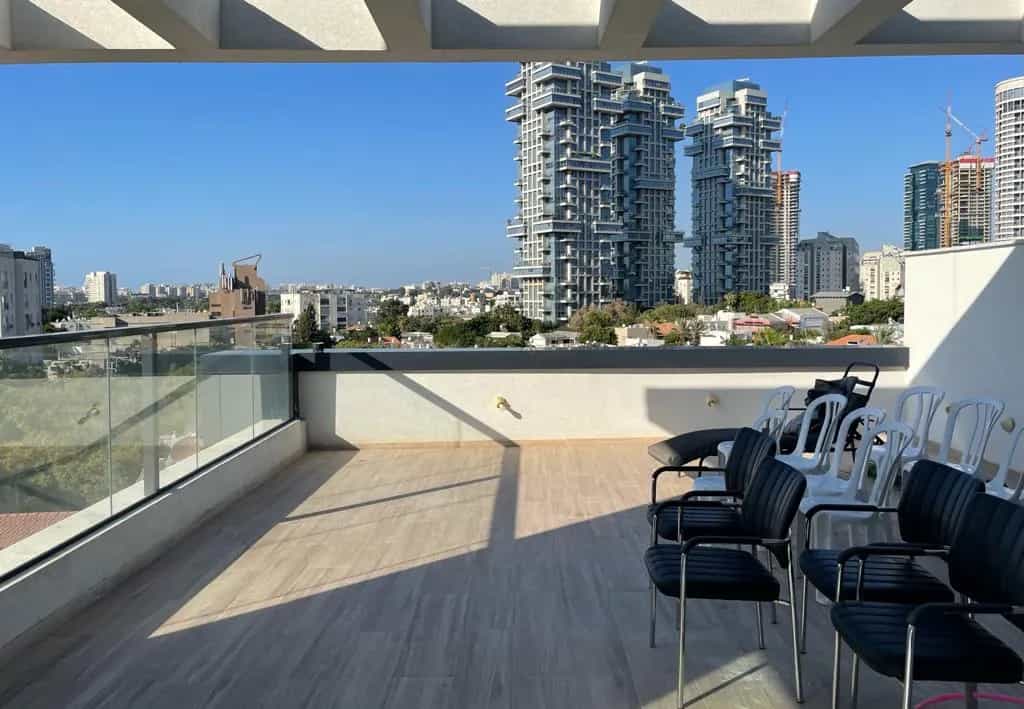 Condominium in Haven van Tel Aviv, 58 Moshe Sharet Street 11117453