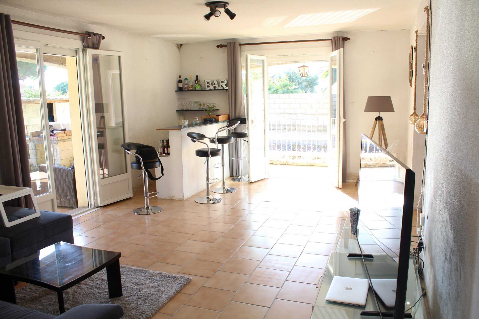 Résidentiel dans Uchaud, Gard 11117504