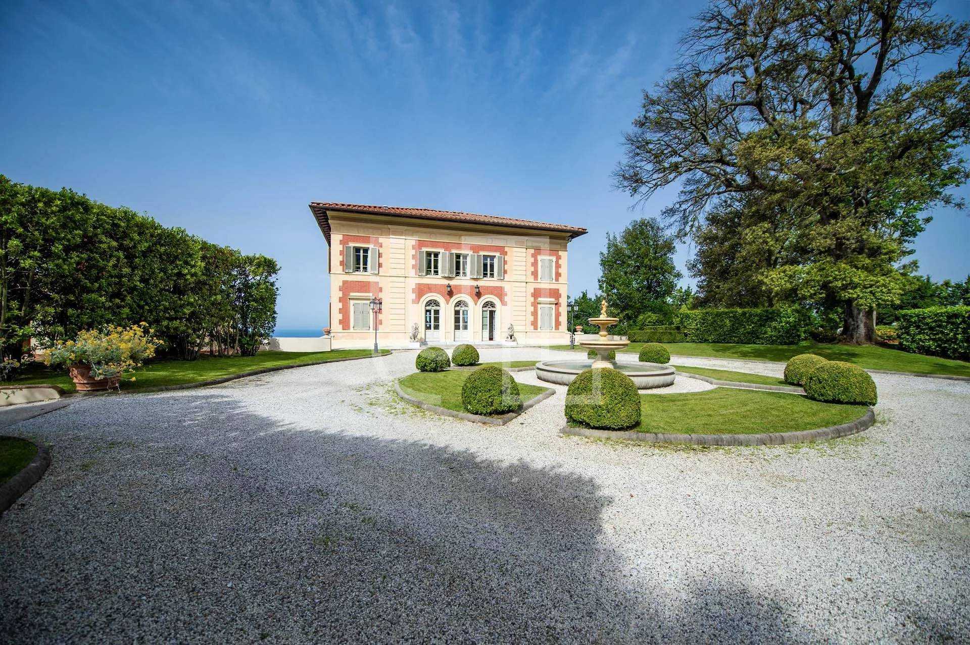 بيت في Pietrasanta, Tuscany 11117533