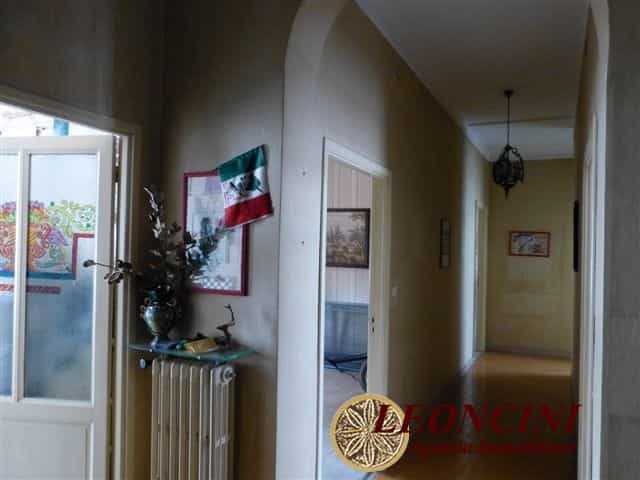 Будинок в Віллафранка в Луніджані, Тоскана 11118048