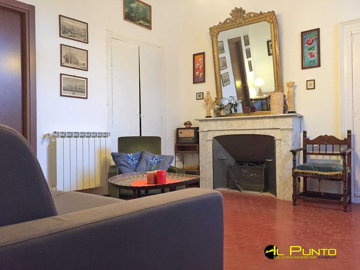 Condominium in Castel Vittorio, Liguria 11118072