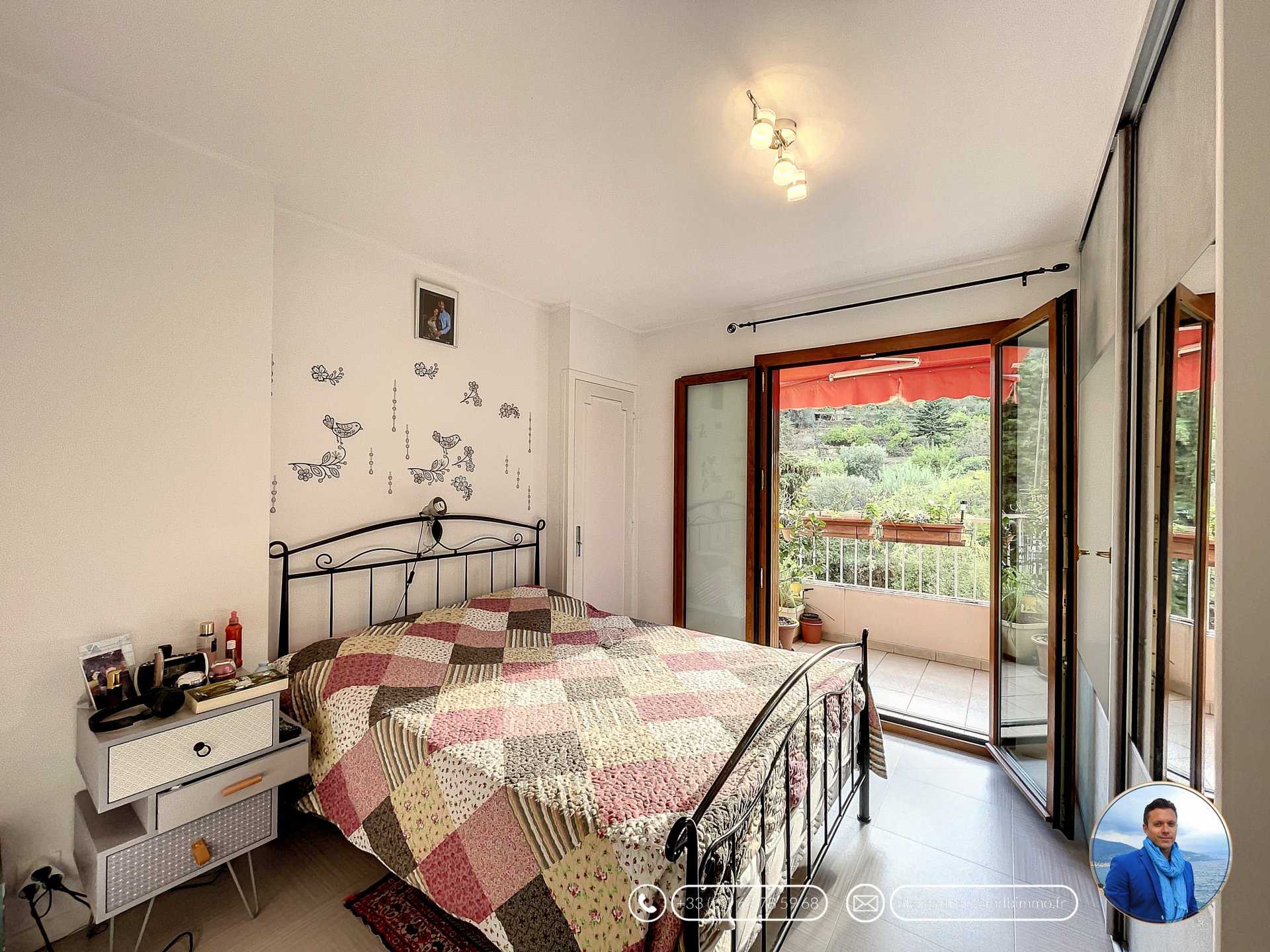 Condominium in Castellar, Provence-Alpes-Cote d'Azur 11118590