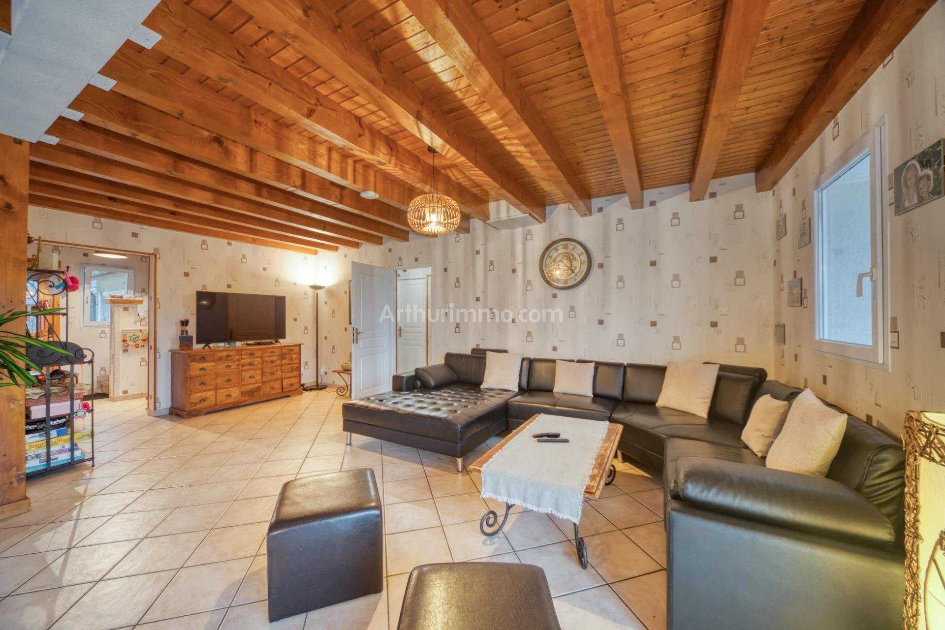بيت في La Biolle, Savoie 11118611