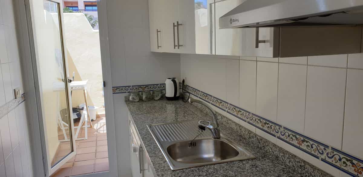 Condominium in La Duquesa, Andalucía 11119317