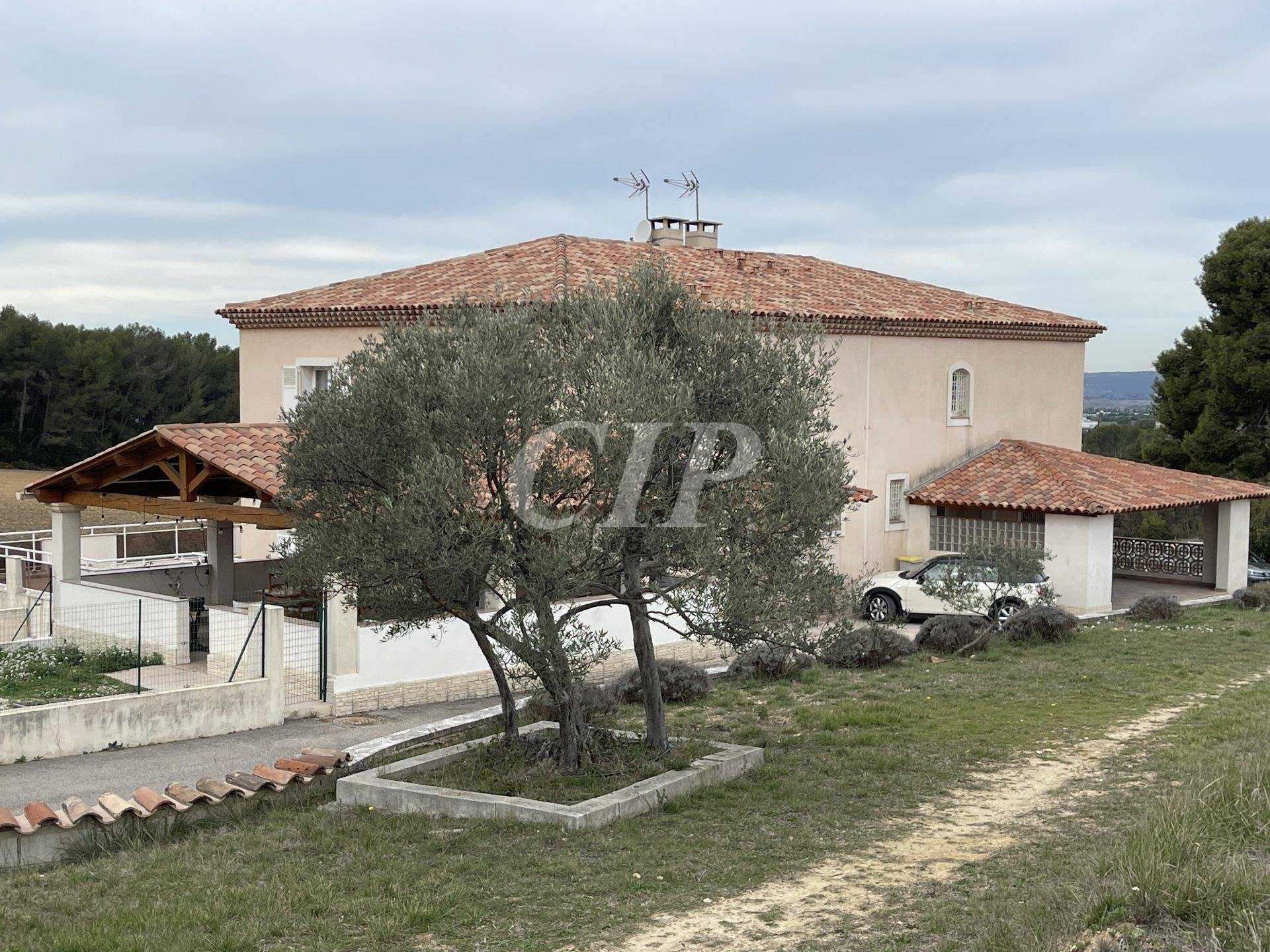 Rumah di Luynes, Provence-Alpes-Cote d'Azur 11119505