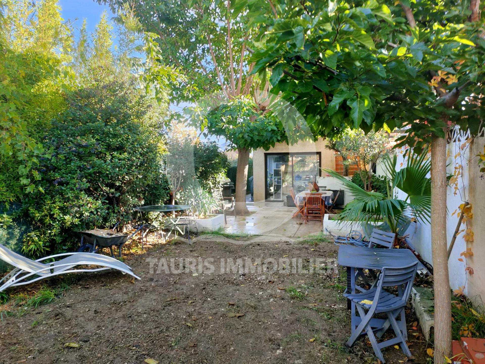 Hus i Aubagne, Provence-Alpes-Cote d'Azur 11119519