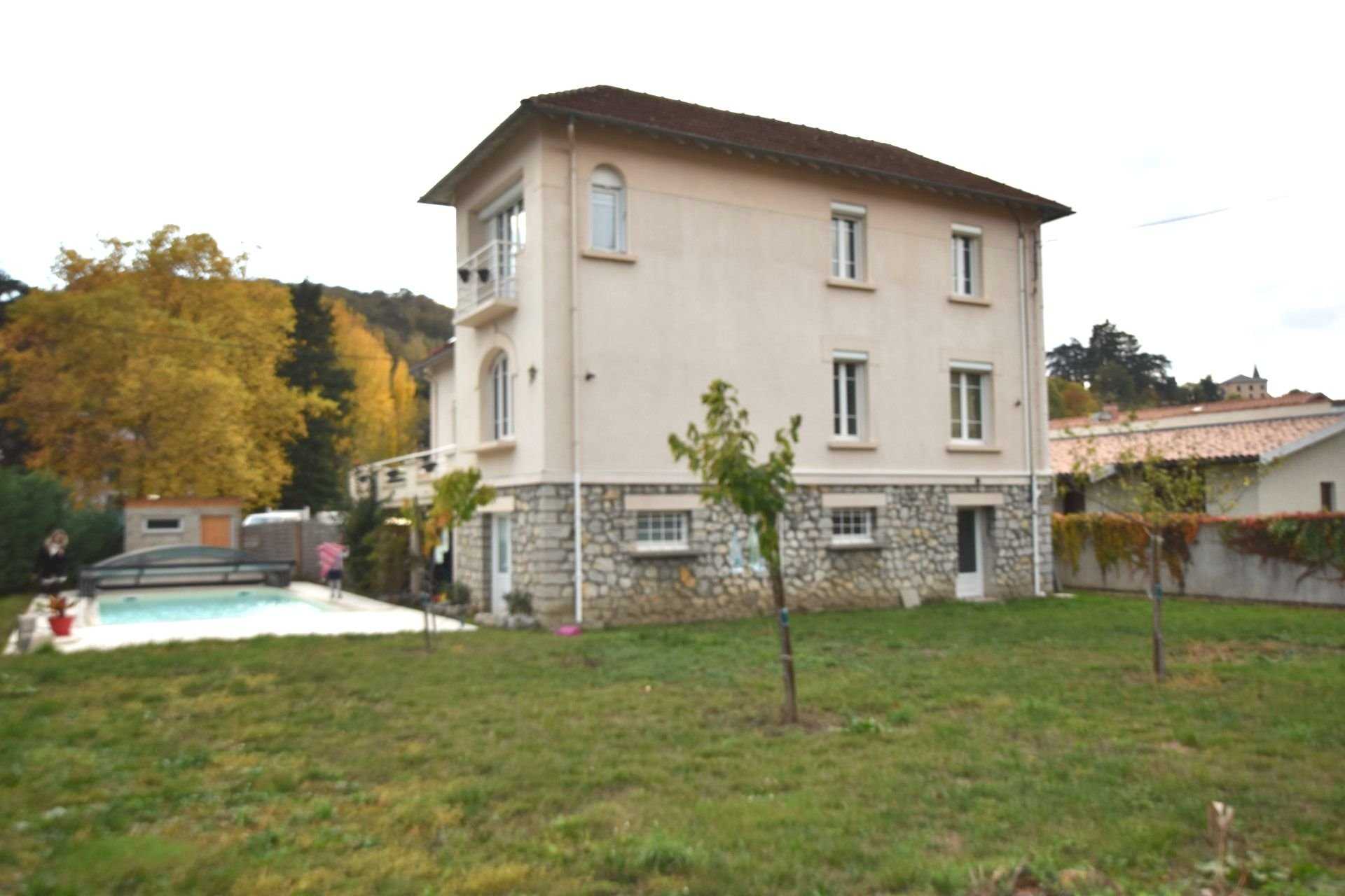 Rumah di Foix, Occitanie 11119520