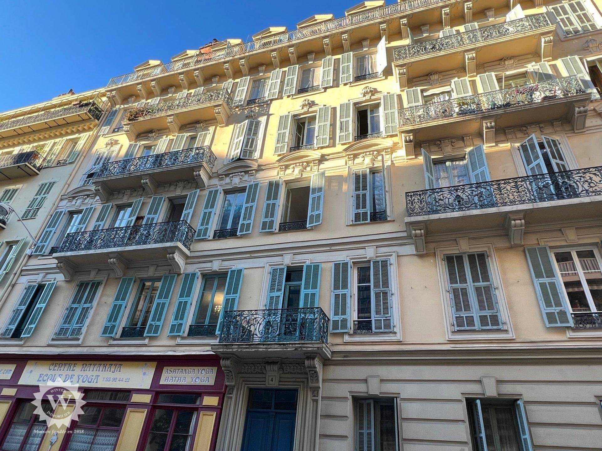 Condominium in Nice, Provence-Alpes-Cote d'Azur 11120106