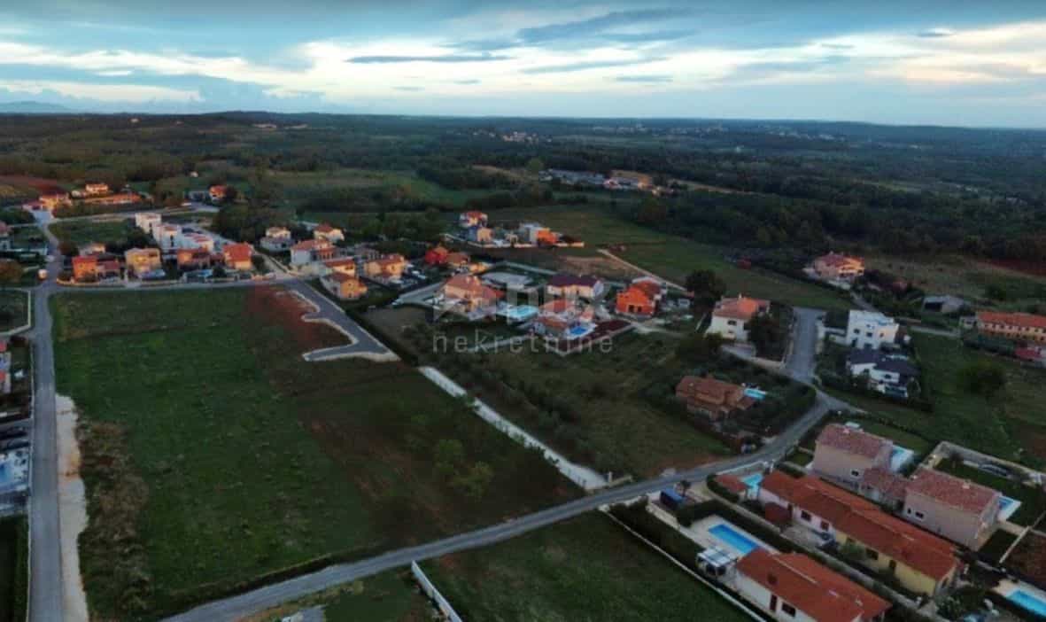 Земельные участки в Poreč, Istria County 11120489