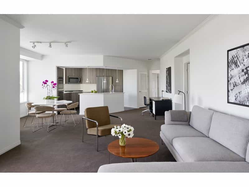 Condominium in Beverly Hills, California 11121010