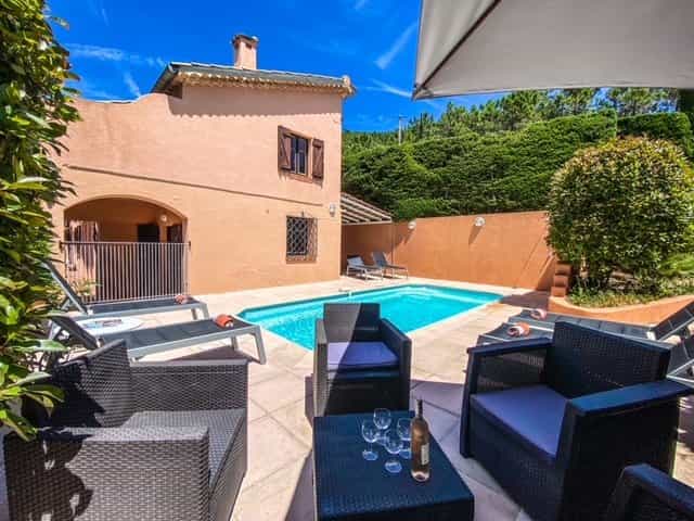 Haus im Théoule-sur-Mer, Provence-Alpes-Côte d'Azur 11121538