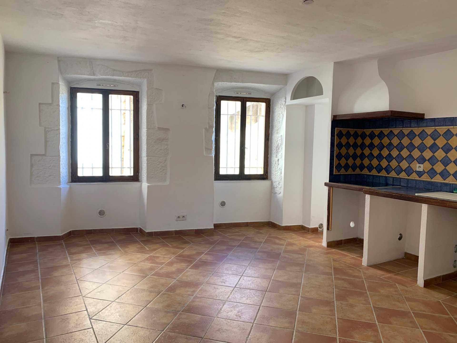 Condominium in Sainte-Anastasie-sur-Issole, Provence-Alpes-Cote d'Azur 11121570