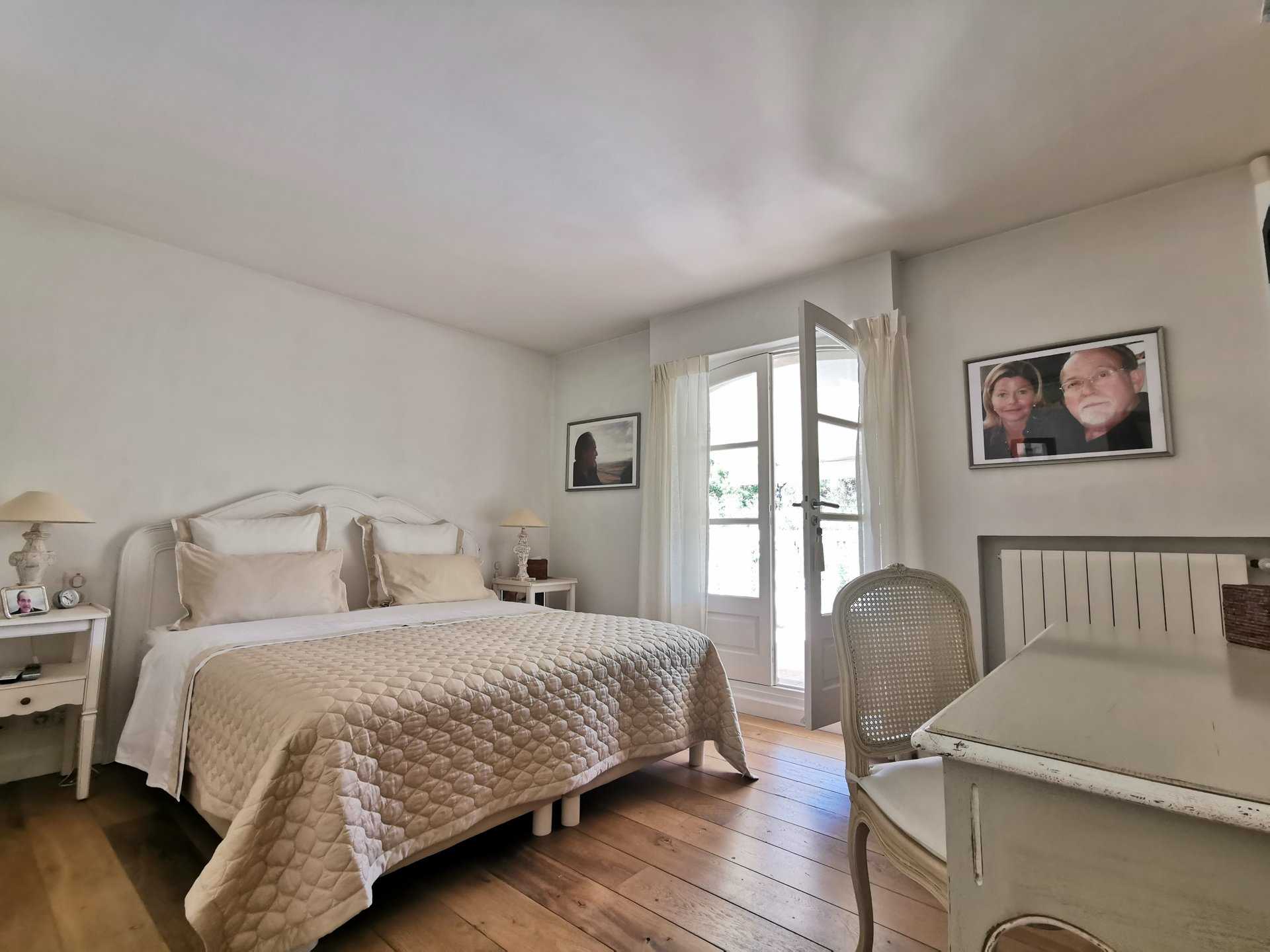 Rumah di Saint-Tropez, Provence-Alpes-Cote d'Azur 11121577
