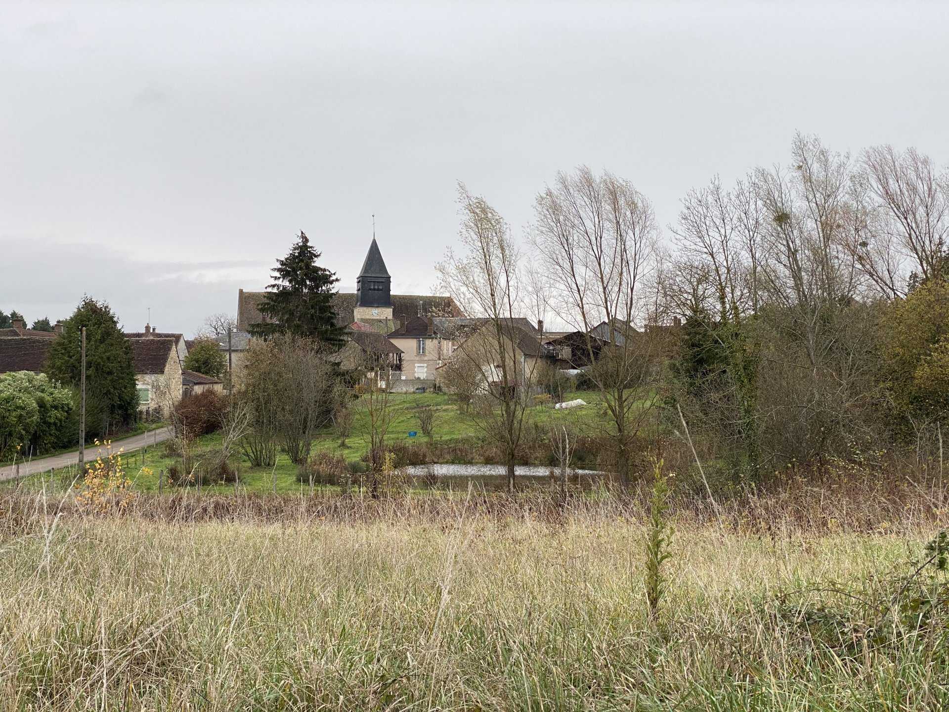 Tanah dalam Fleury-la-Vallée, Yonne 11121696