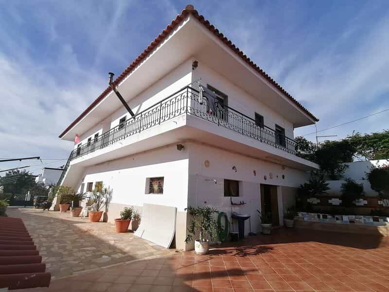 Hus i Pechao, Faro 11121818