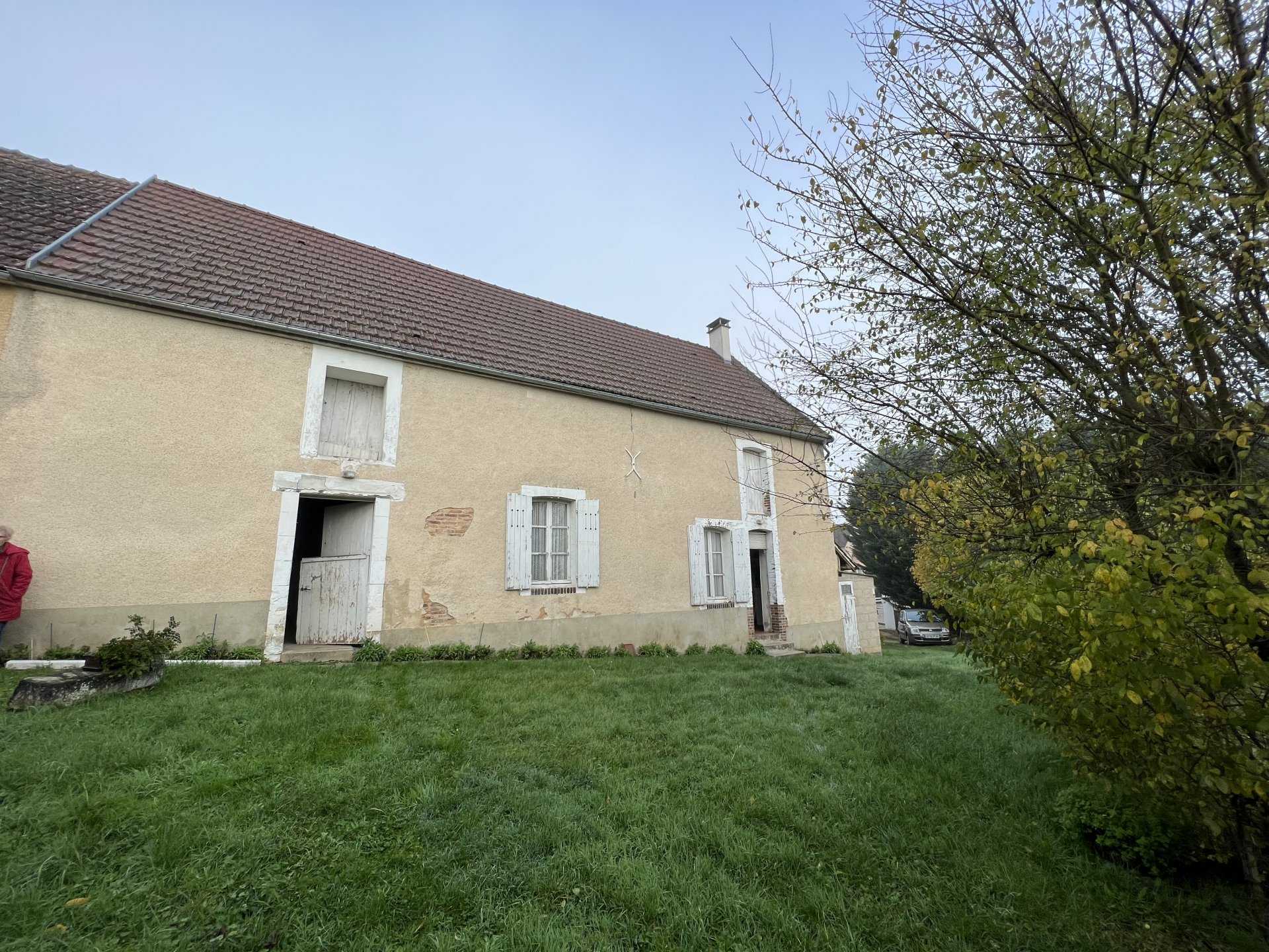 Hus i Villefargeau, Yonne 11121983