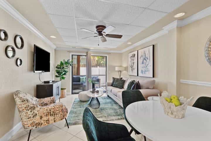 Condominium in Fort Myers Beach, Florida 11122078