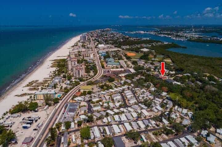 Condominium in Fort Myers Beach, Florida 11122079