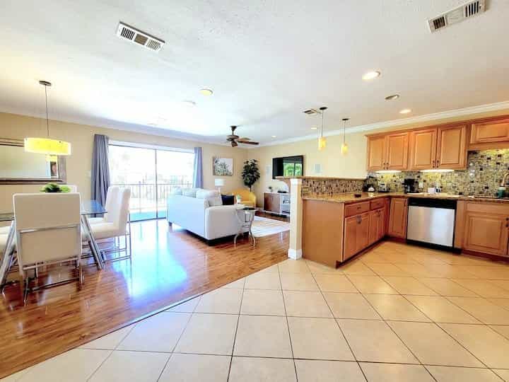 Condominium in Fort Myers Beach, Florida 11122093