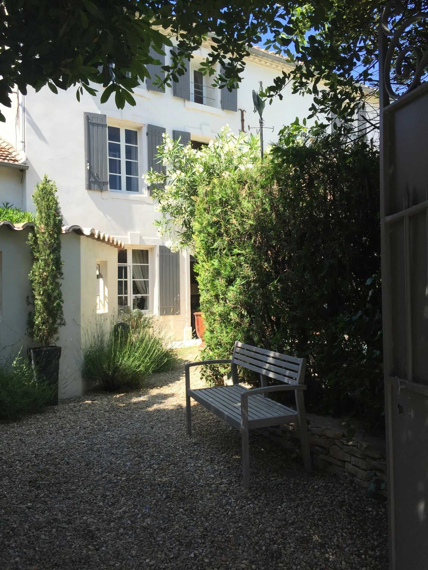 House in Saint-Remy-de-Provence, Provence-Alpes-Cote d'Azur 11122198