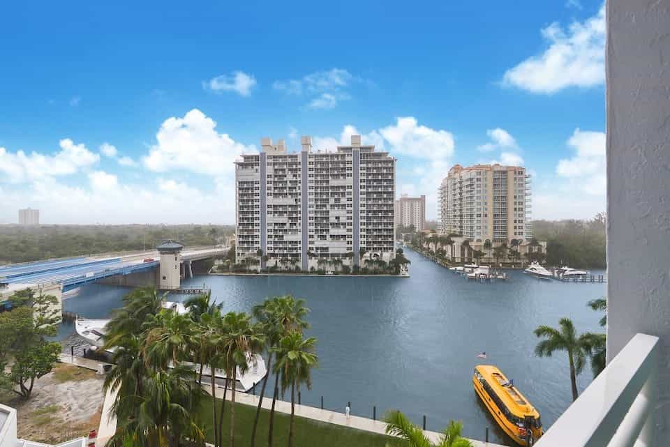 Condominium in Fort Lauderdale, Florida 11122287