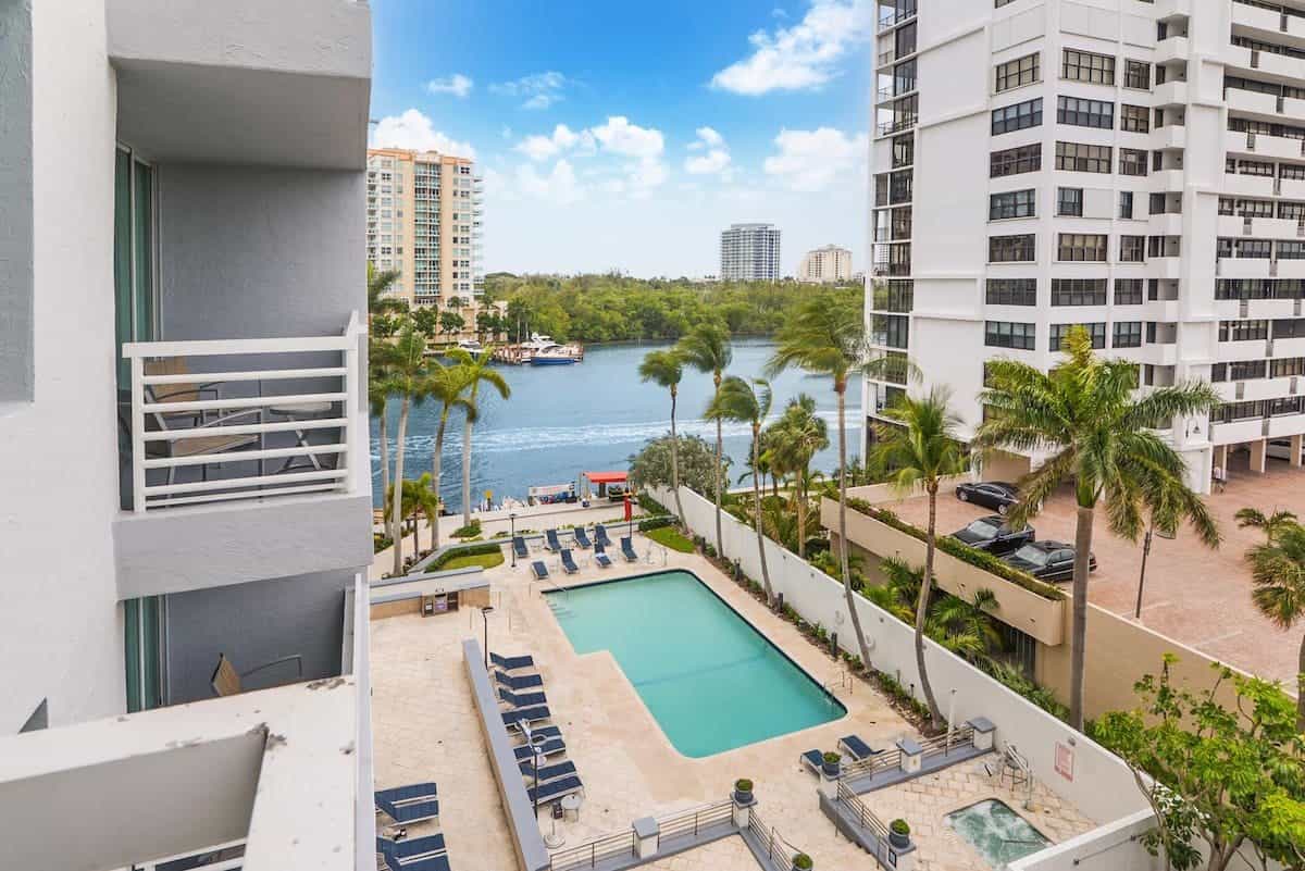 Condominium in Fort Lauderdale, Florida 11122324