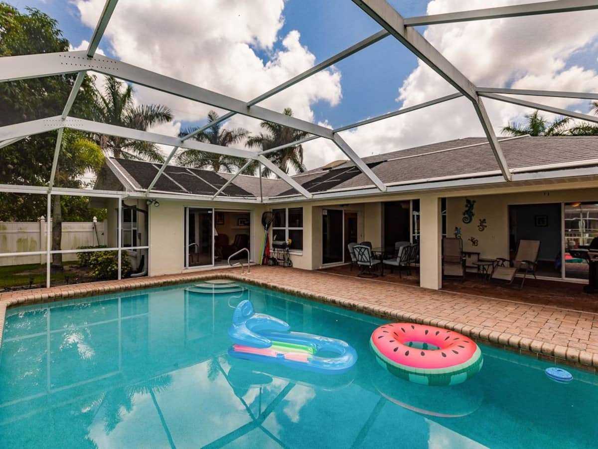 بيت في Cape Coral, Florida 11122374
