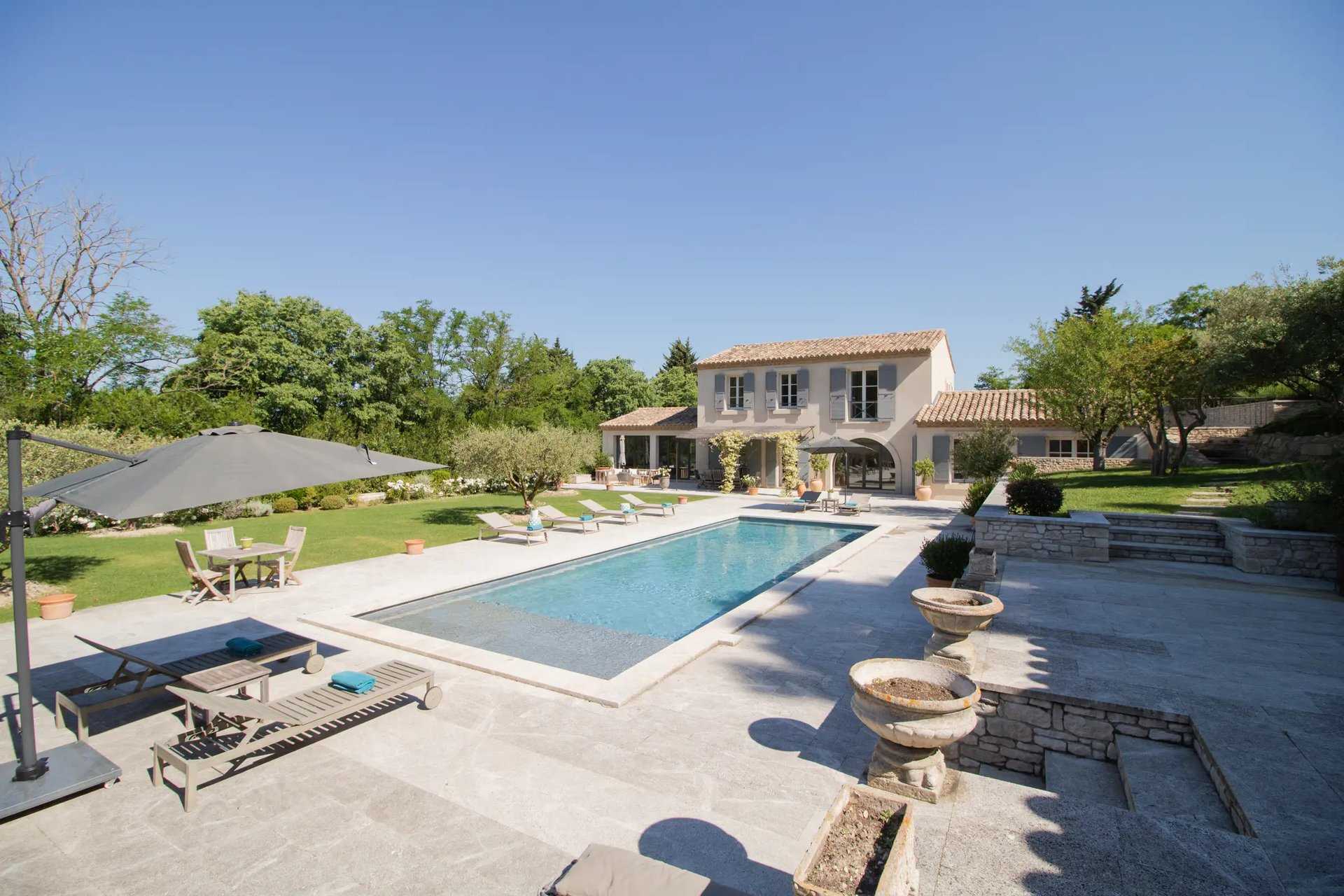 House in Saint-Remy-de-Provence, Provence-Alpes-Cote d'Azur 11122475