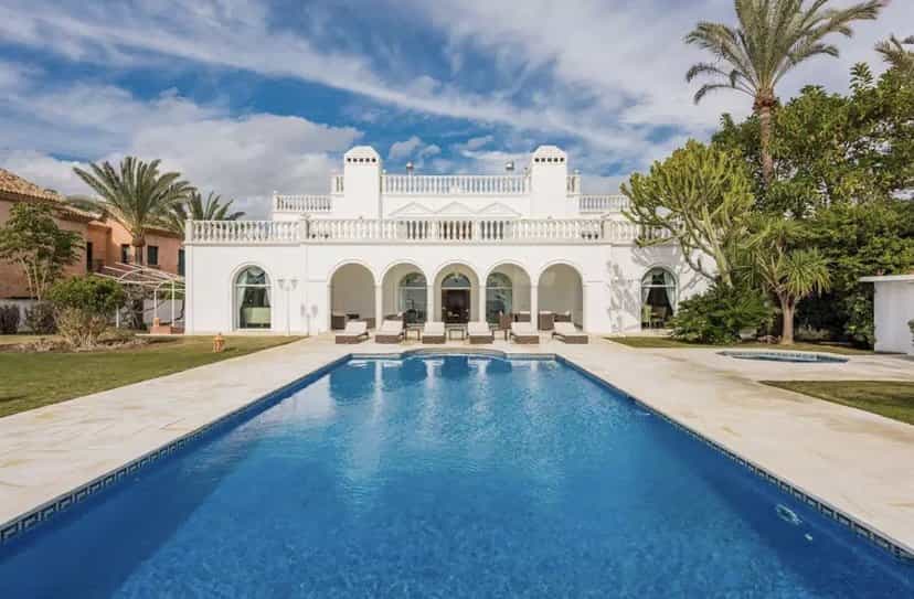 House in Marbella, Andalusia 11122489