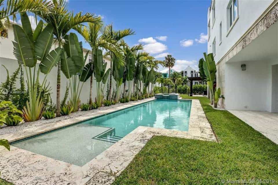 Condominium in Naples, Florida 11122636