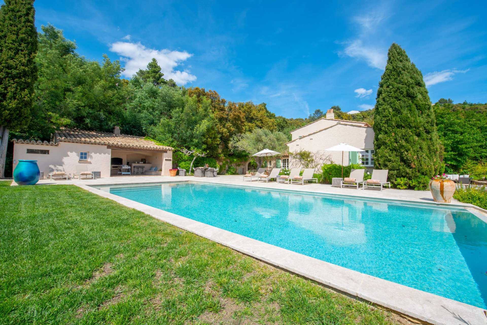 Hus i Grimaud, Provence-Alpes-Cote d'Azur 11122666