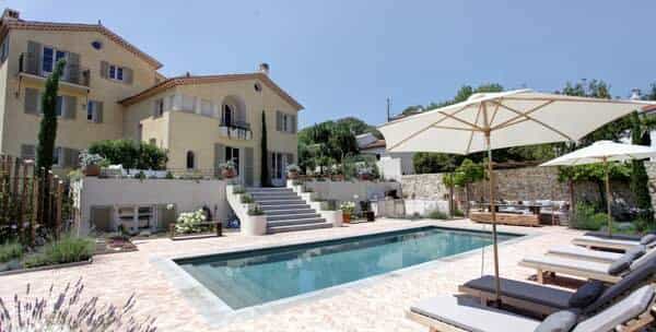 House in Juan-les-Pins, Provence-Alpes-Cote d'Azur 11122701
