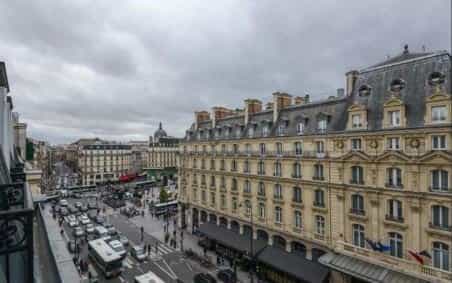 Condominium in Paris, Ile-de-France 11122837