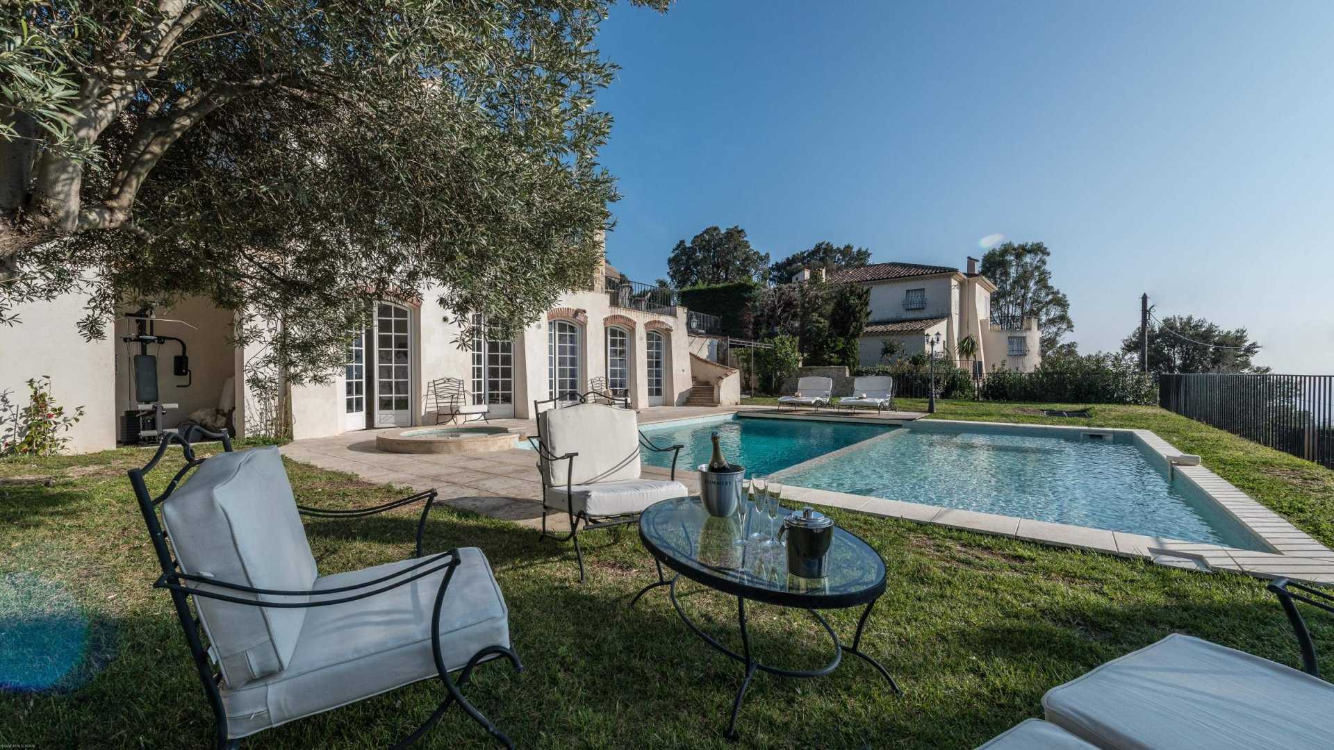 House in Cannes, Provence-Alpes-Cote d'Azur 11123084