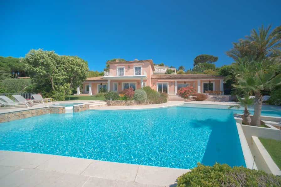 House in Juan-les-Pins, Provence-Alpes-Cote d'Azur 11123251