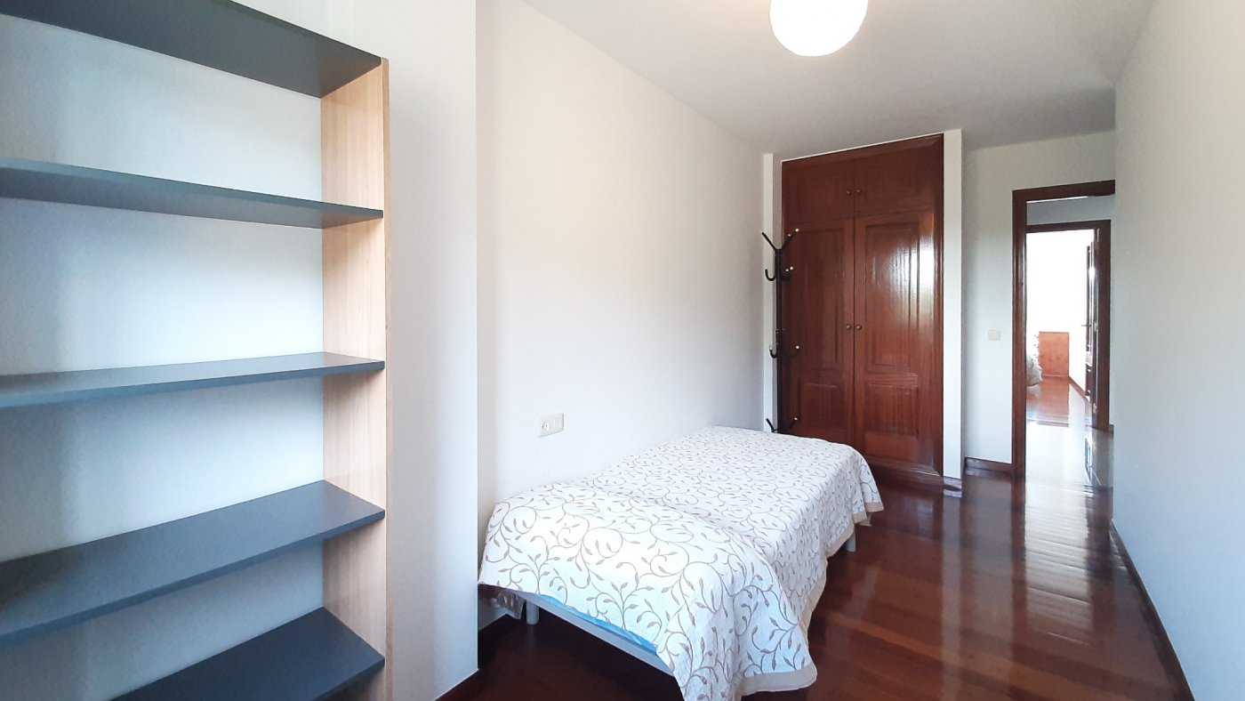 Condominium in Sigüeiro, Galicia 11123307