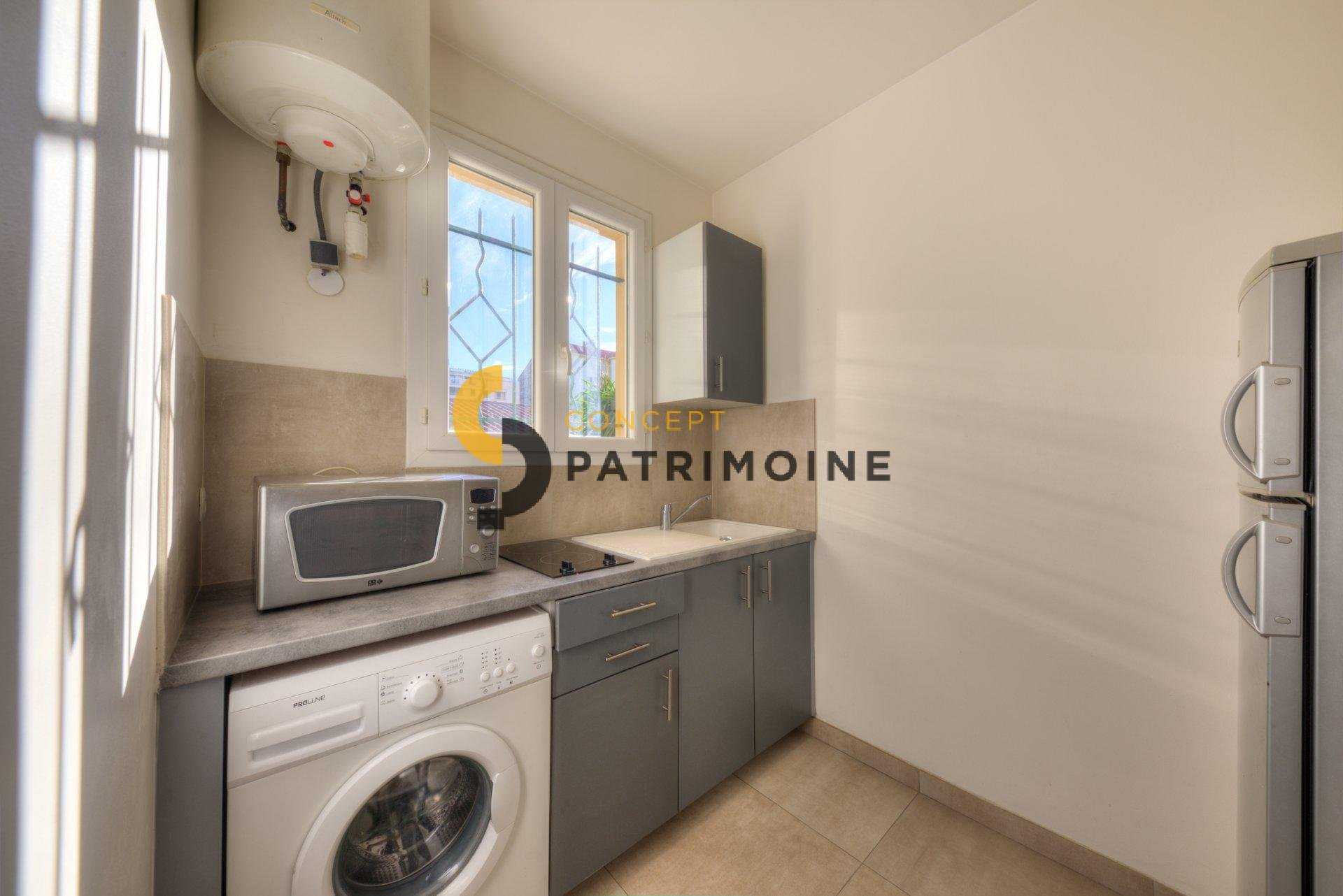 Condominium in Juan-les-Pins, Provence-Alpes-Cote d'Azur 11123631